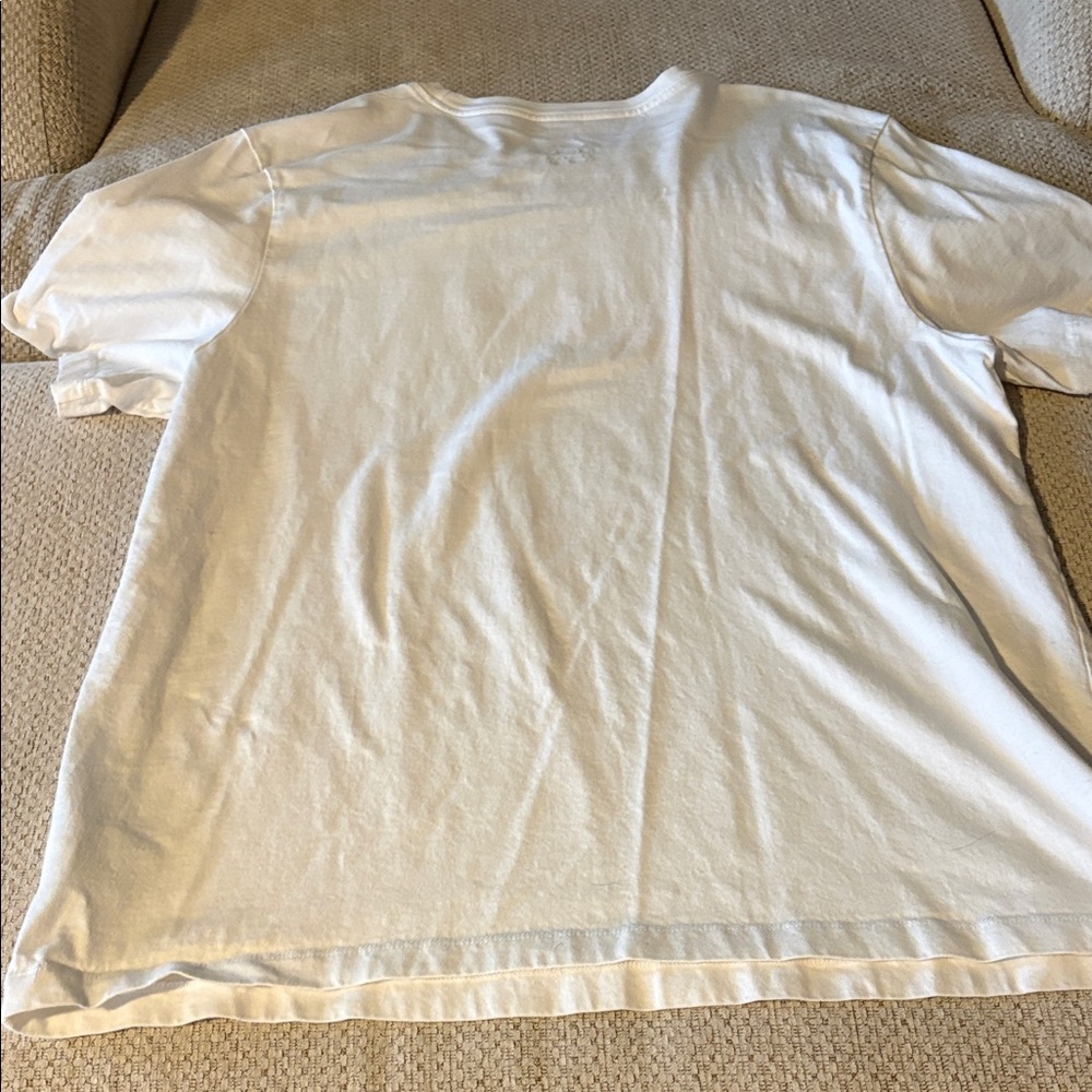 Nike Men's Short Sleeve White Tee with Red Swoosh - Picture 4 of 4